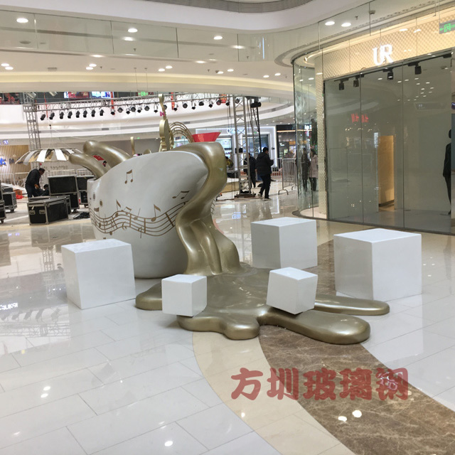 商業(yè)美陳雕塑為什么用玻璃鋼的？