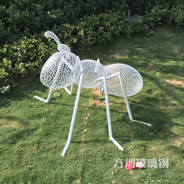 鏤空焊接螞蟻雕塑