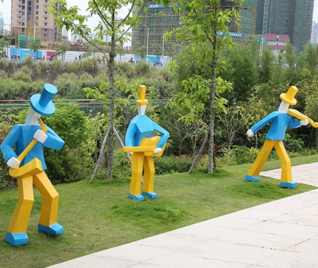 2020年公園一般用什么玻璃鋼人物雕塑?