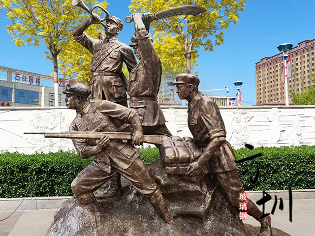 廣場(chǎng)玻璃鋼戰(zhàn)士抗戰(zhàn)雕塑