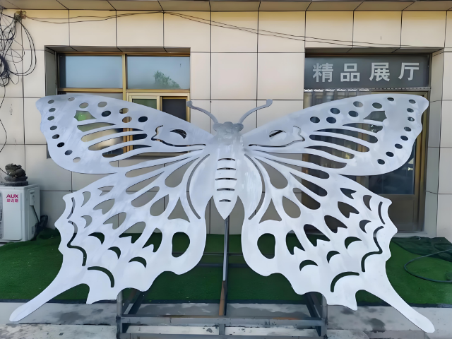 園林景觀中的璀璨精靈，不銹鋼蝴蝶雕塑