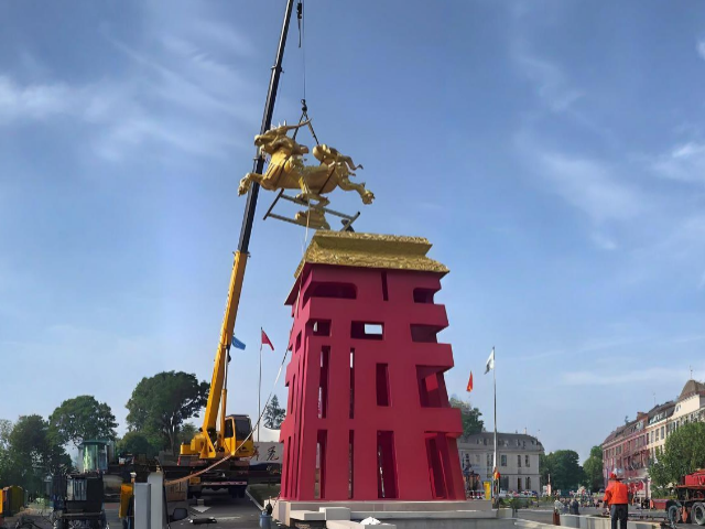 凝固的城市樂章戶外玻璃鋼地標雕塑的定制藝術(shù)
